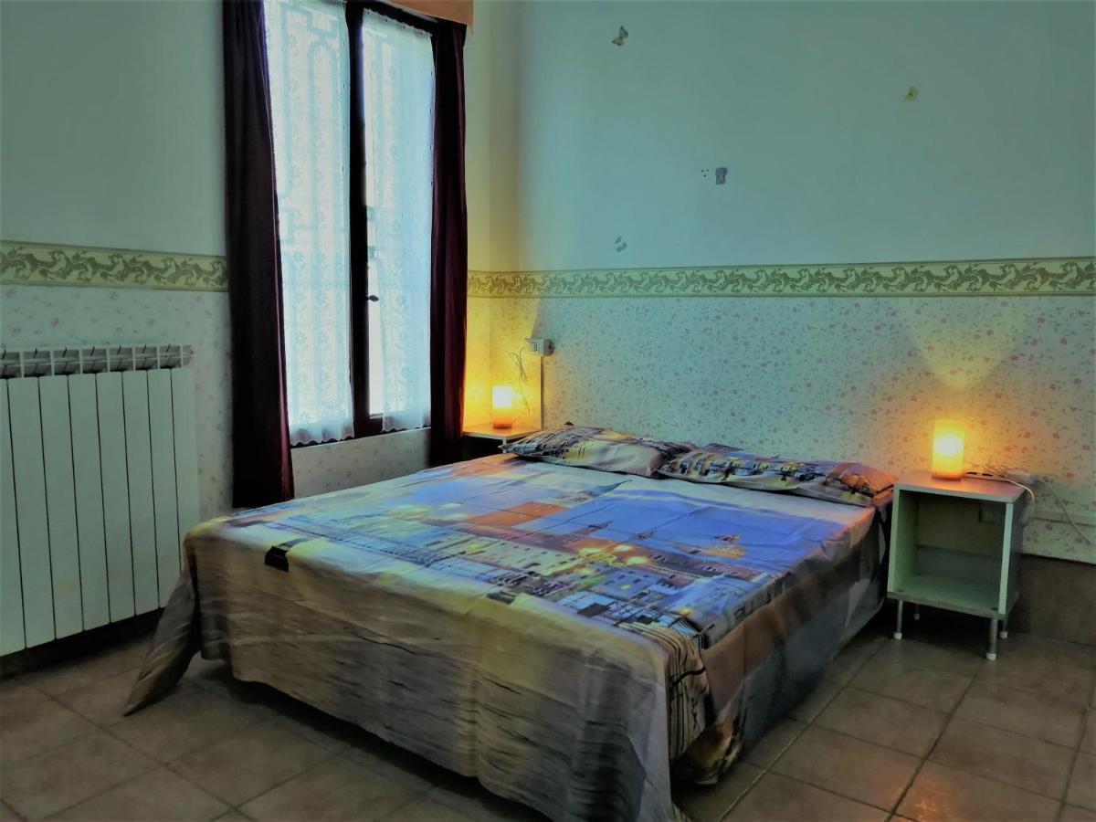Pavarotti Venetië Buitenkant foto
