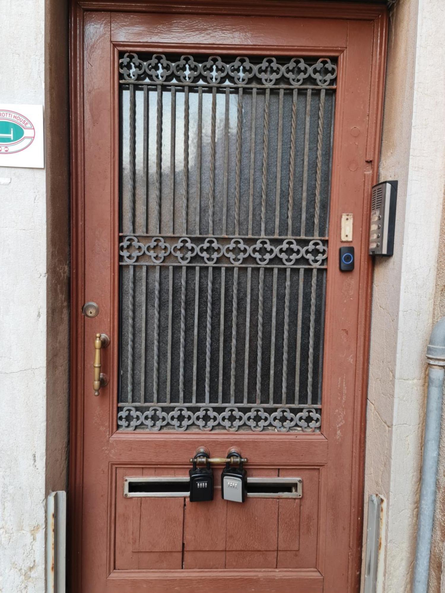 Pavarotti Venetië Buitenkant foto
